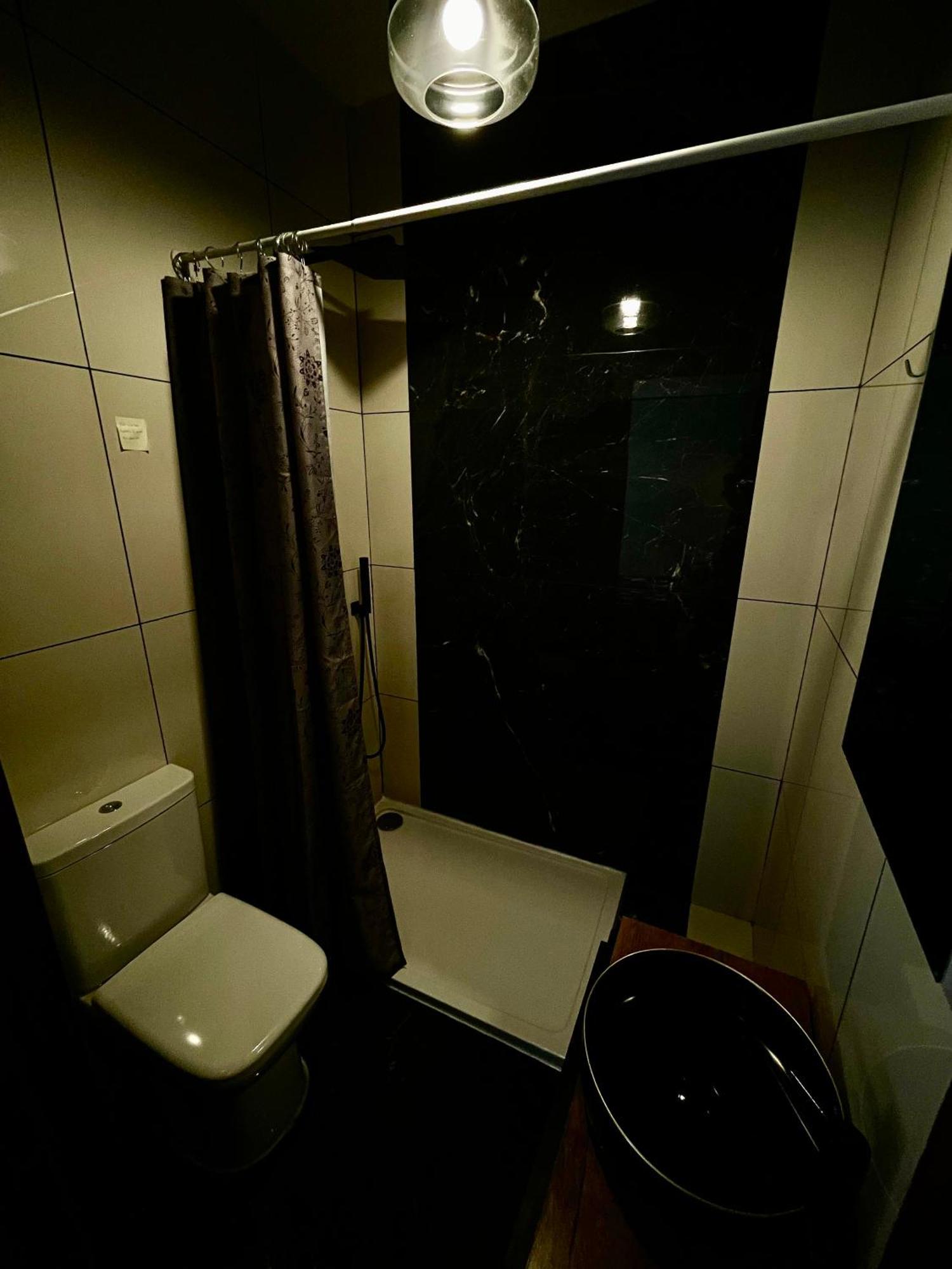 Airport Accommodation Deluxe Bedroom And Private Bathroom Near Airport Self Check In And Self Check Out Mqabba Esterno foto